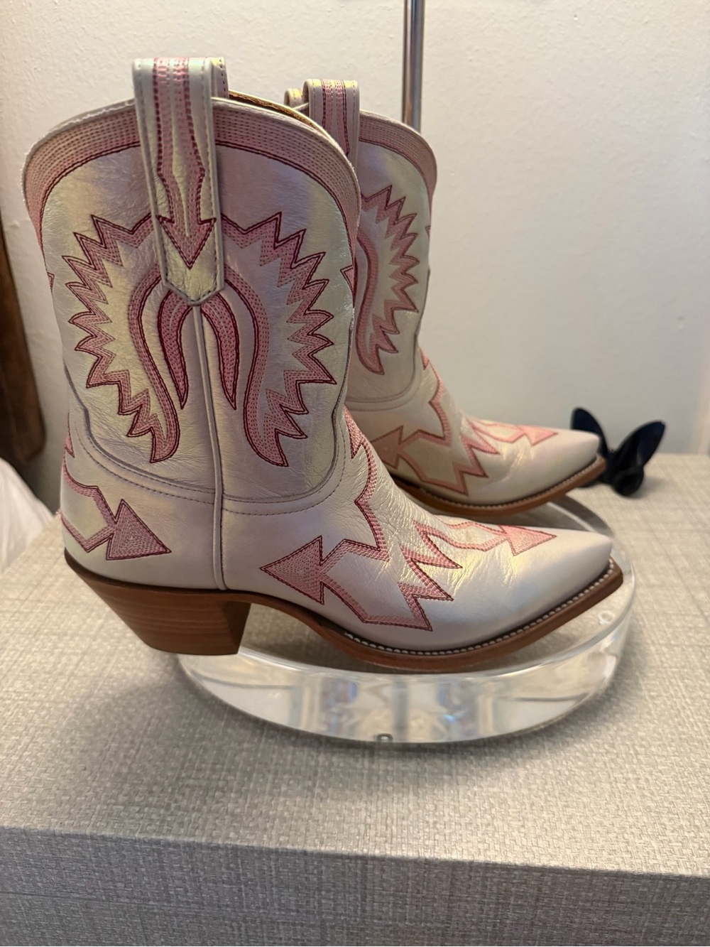 Miron Crosby Maggie Metallic light pink boots w/hot pink stitching-Never Worn - Picture 2 of 7